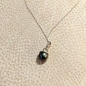Black pearl with 14k white gold necklace